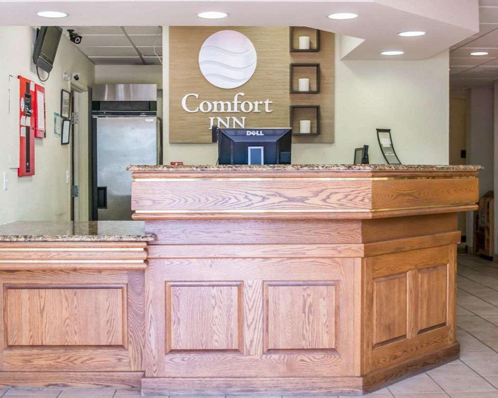 Comfort Inn Fort Myers Northeast Интериор снимка