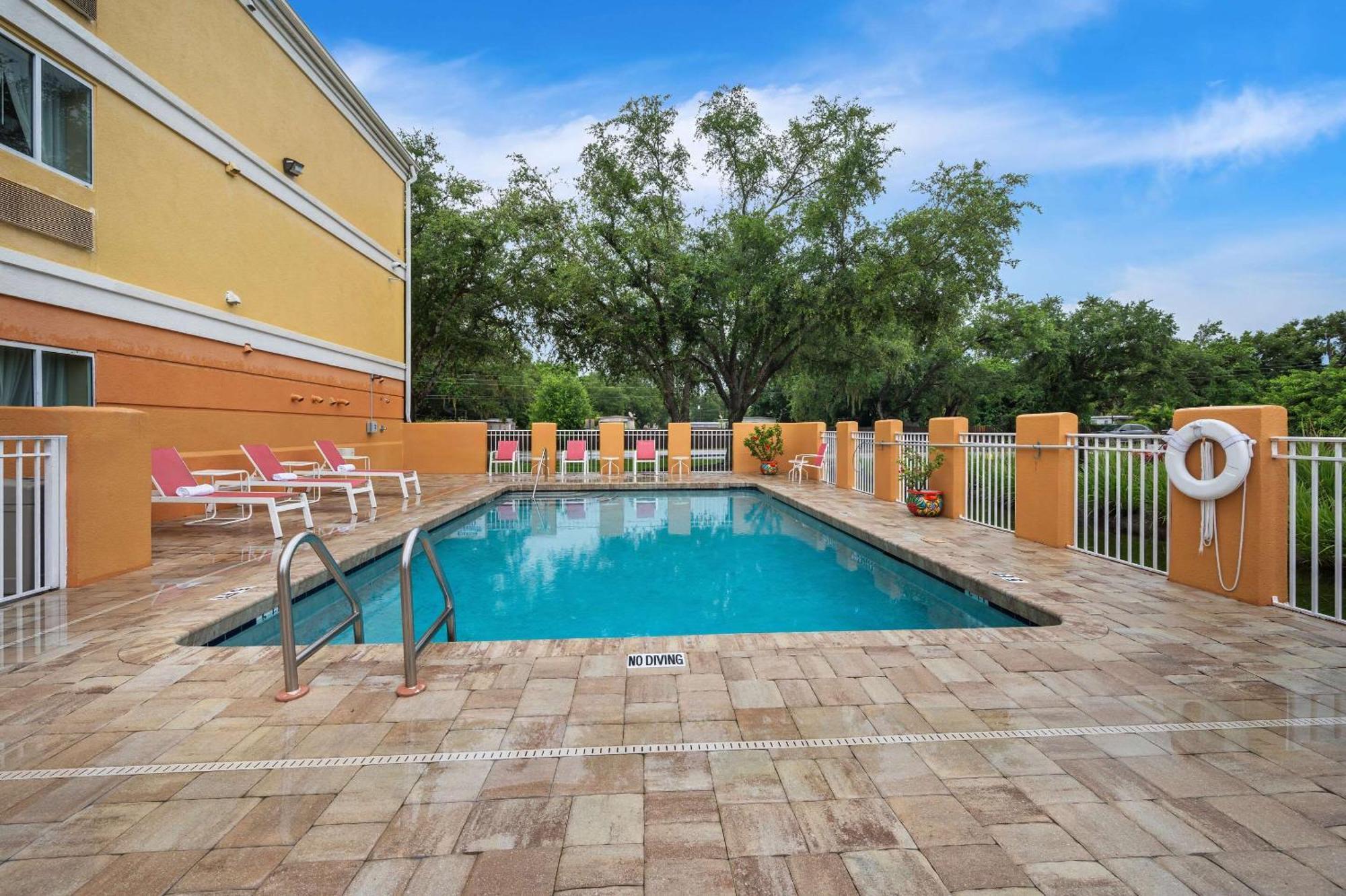 Comfort Inn Fort Myers Northeast Екстериор снимка