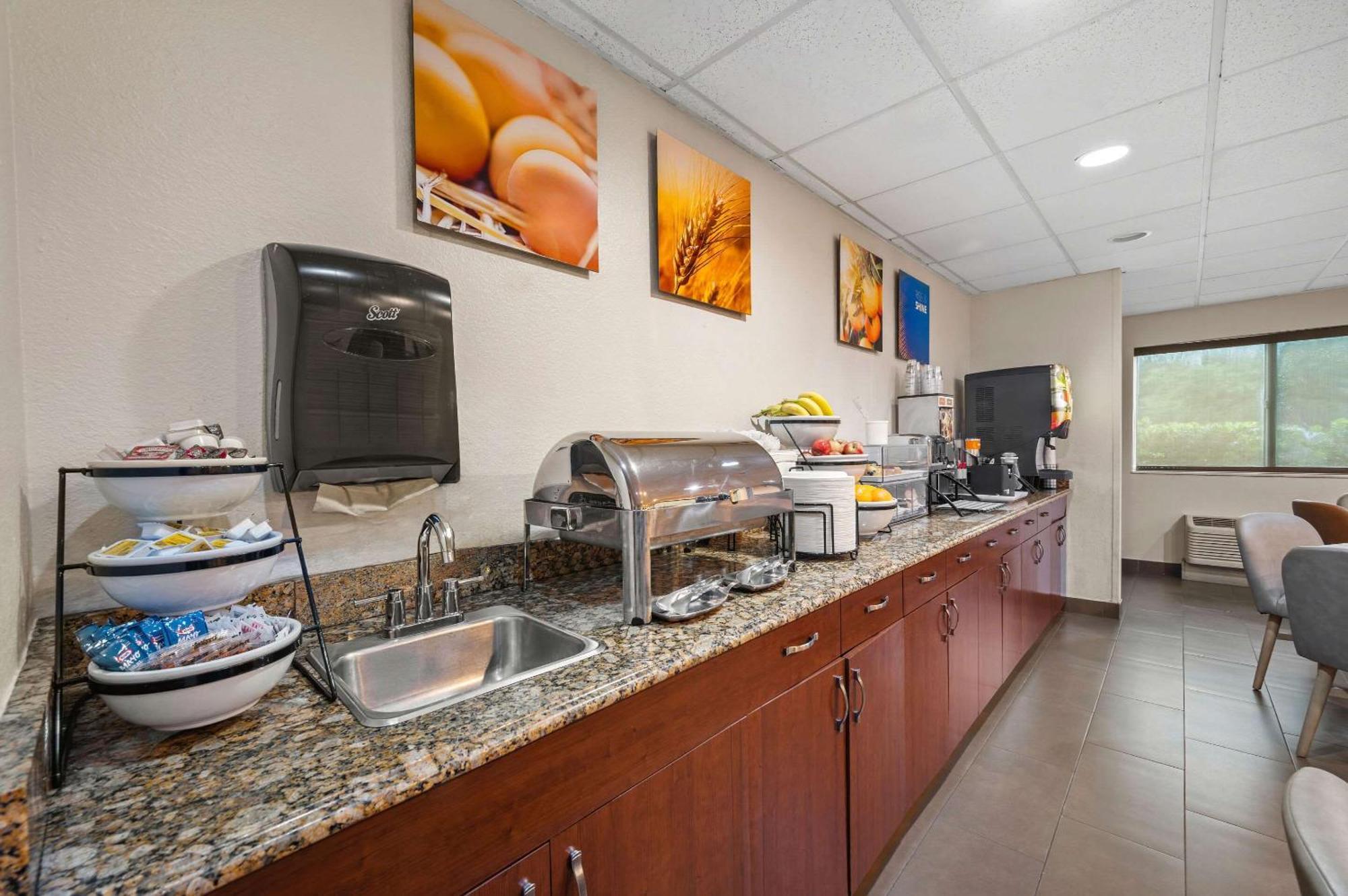 Comfort Inn Fort Myers Northeast Екстериор снимка