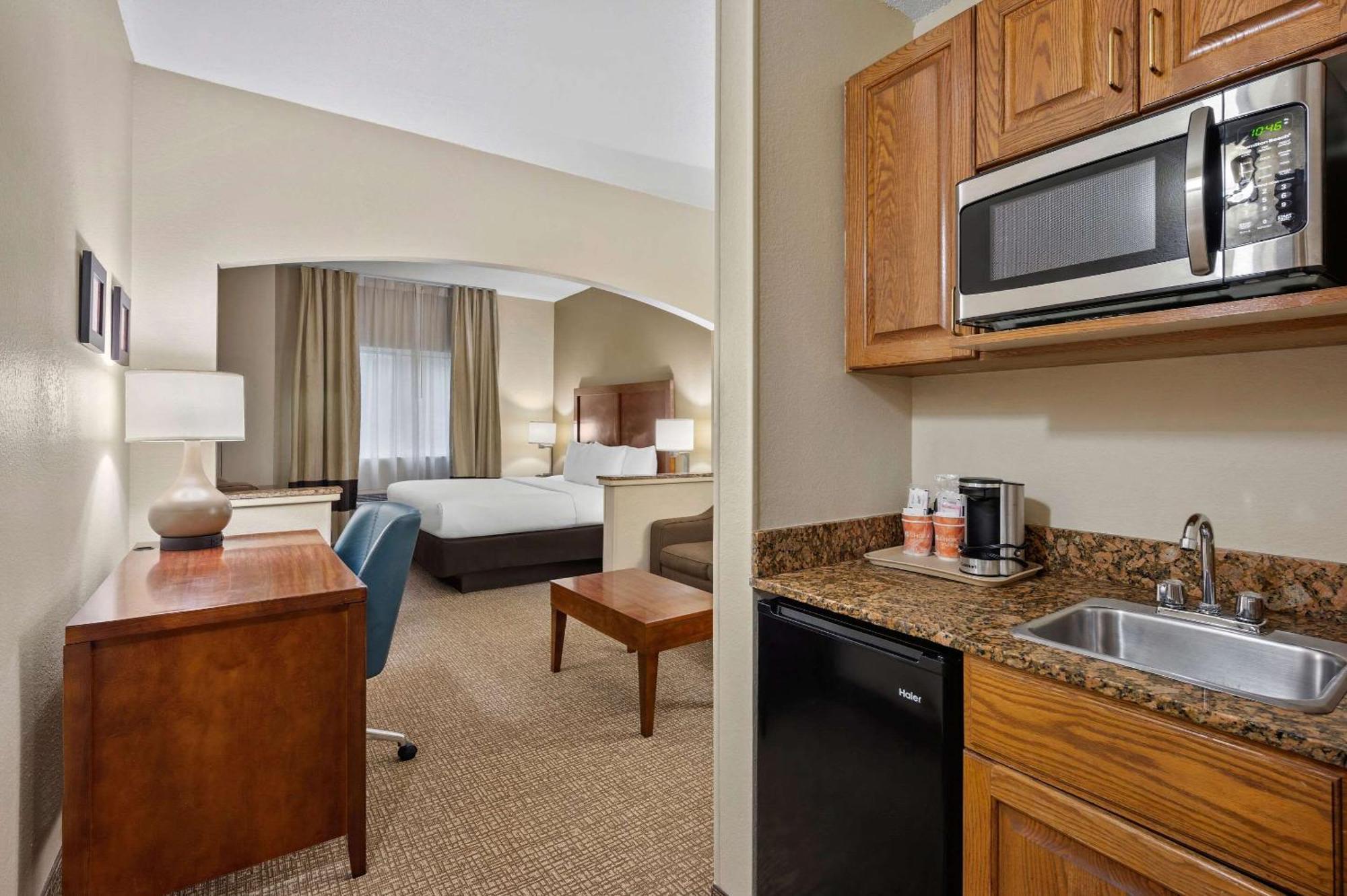 Comfort Inn Fort Myers Northeast Екстериор снимка