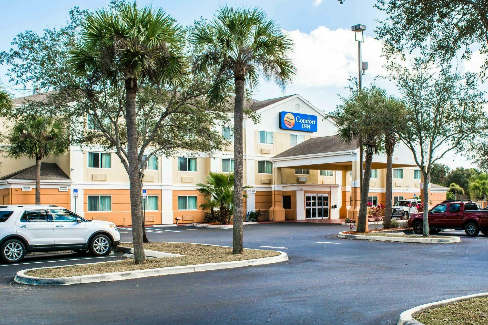 Comfort Inn Fort Myers Northeast Екстериор снимка