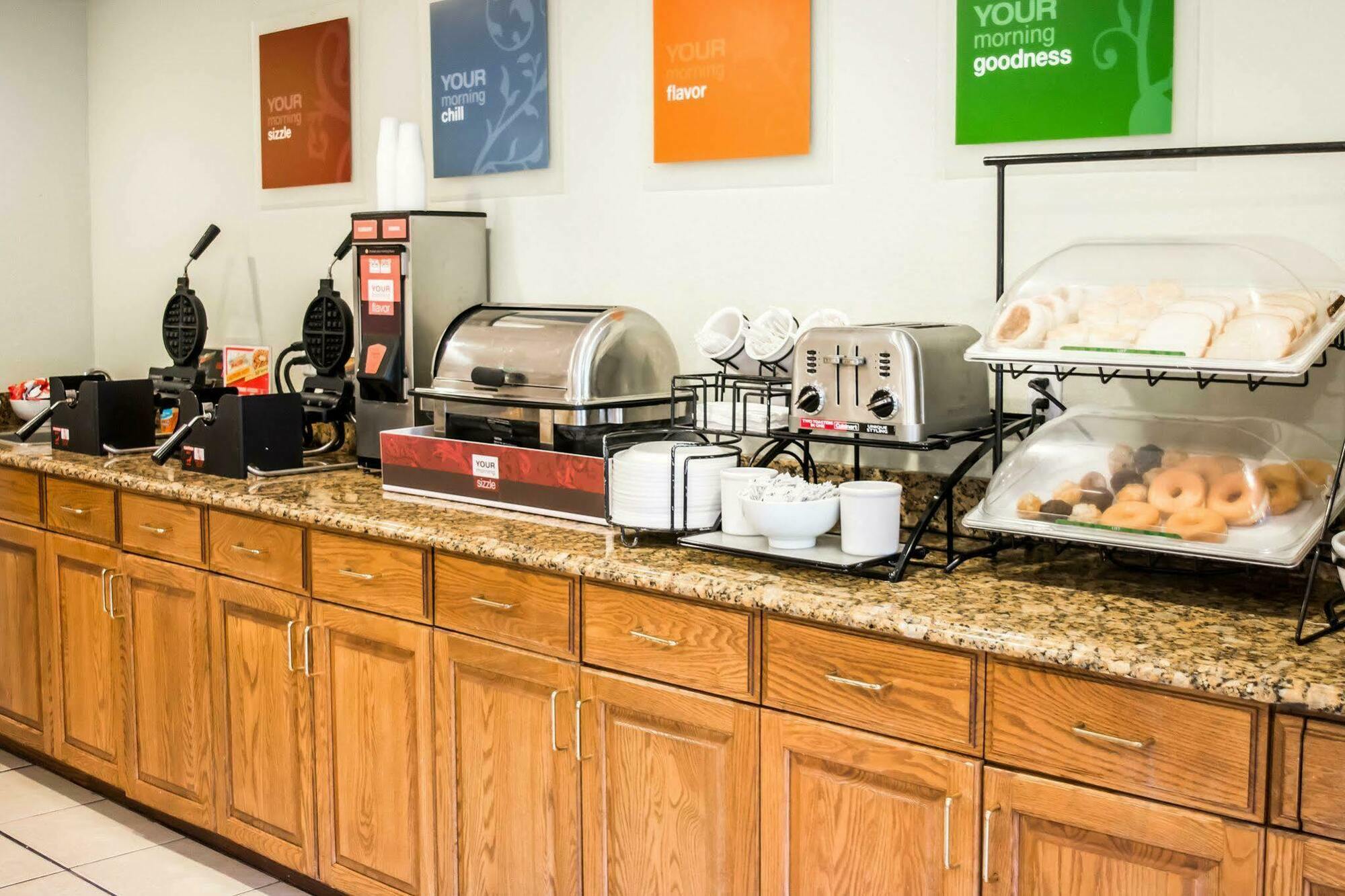 Comfort Inn Fort Myers Northeast Екстериор снимка