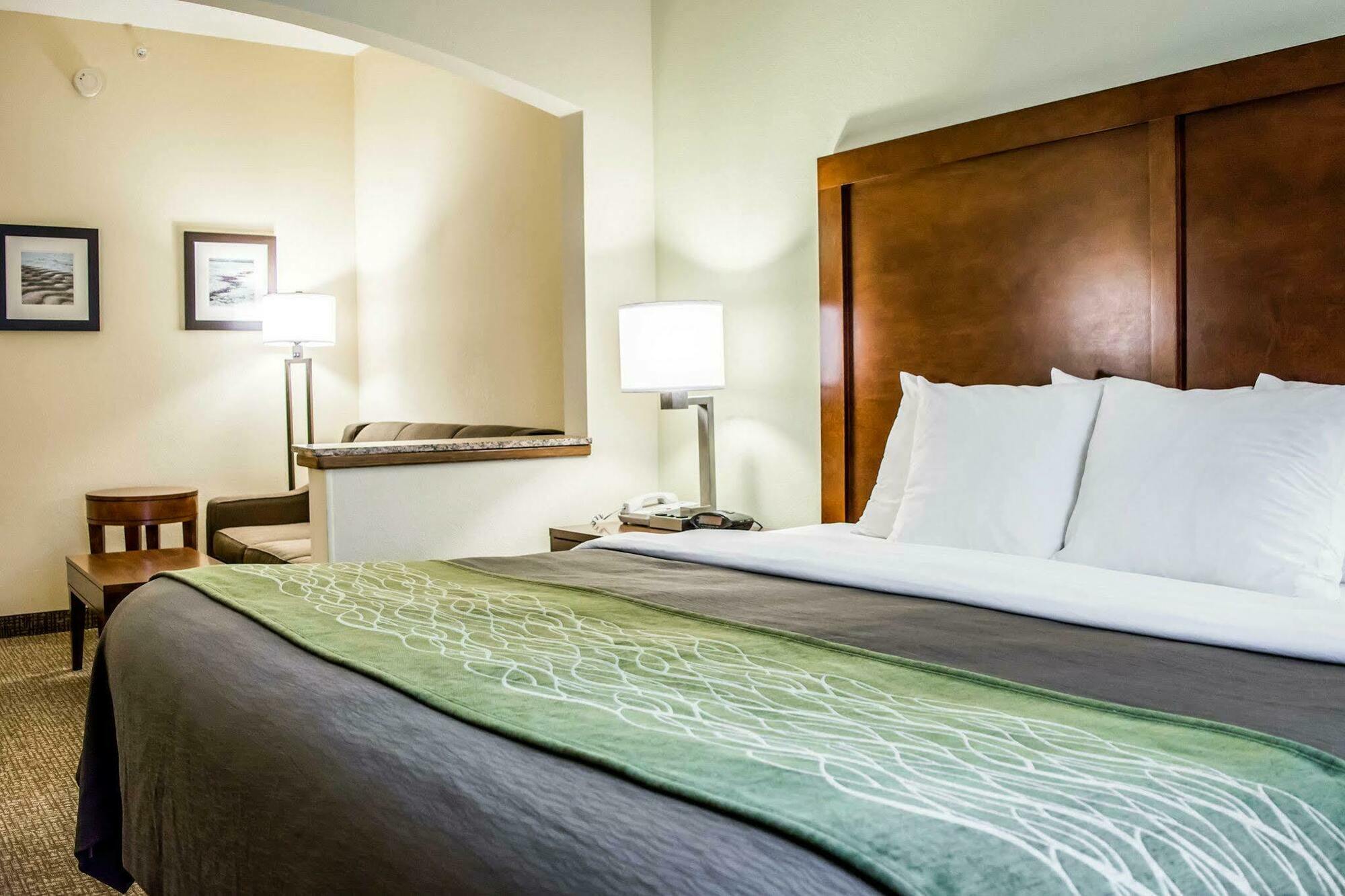 Comfort Inn Fort Myers Northeast Екстериор снимка